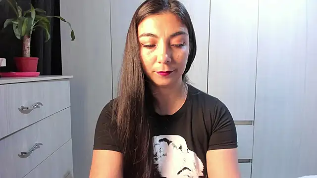 Snapshot of Karla_hernandez_ chatting on May 2026 10:44:01 AM Karla hernandez online show from May 2026 10:44:01 AM