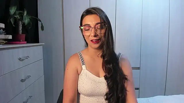 Snapshot of Karla_hernandez_ chatting on May 2026 10:45:02 AM Karla hernandez online show from May 2026 10:45:02 AM