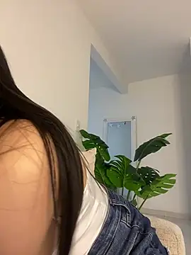 Snapshot of montmariana chatting on February 2025 06:37:01 AM montmariana online show from February 2025 06:37:01 AM