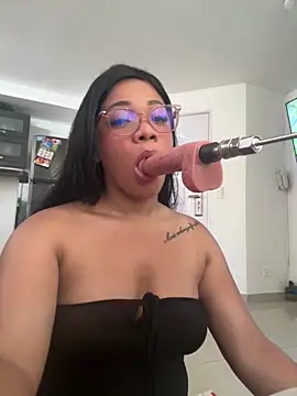 ashley Tompson1 online show from December 2025 01:05:02 PM