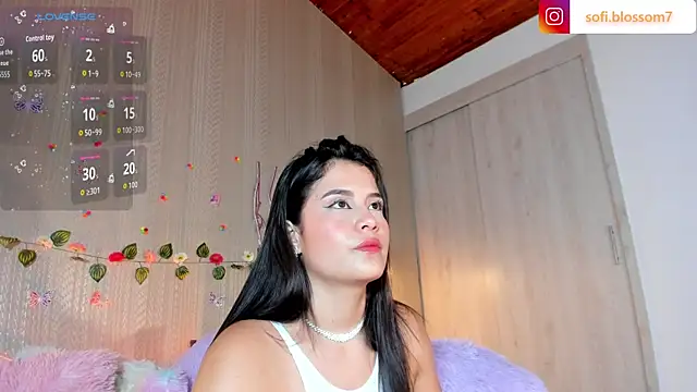 Snapshot of Sofi_Blossom chatting on July 2026 08:57:01 PM Sofi Blossom online show from July 2026 08:57:01 PM