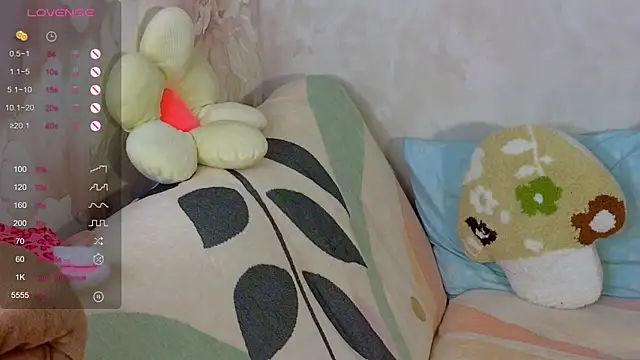 Snapshot of TrissMerigold9 chatting on October 2025 09:26:02 PM TrissMerigold9 online show from October 2025 09:26:02 PM