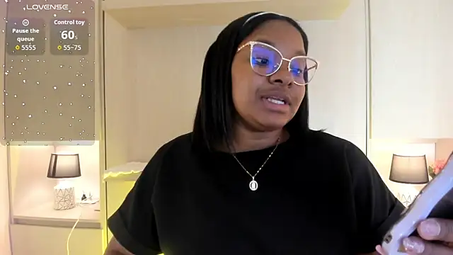 tamaraa smiith online show from November 2025 07:36:02 PM