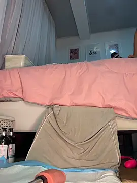 Snapshot of Milena-1 chatting on December 2025 10:42:01 AM Milena-1 online show from December 2025 10:42:01 AM