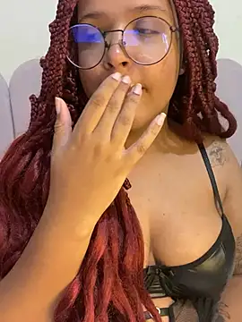 Snapshot of 99_Lilith chatting on December 2024 01:04:01 AM 99 Lilith online show from December 2024 01:04:01 AM