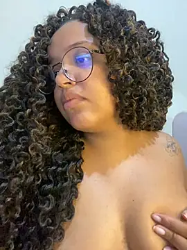 Snapshot of 99_Lilith chatting on December 2024 03:49:01 AM 99 Lilith online show from December 2024 03:49:01 AM