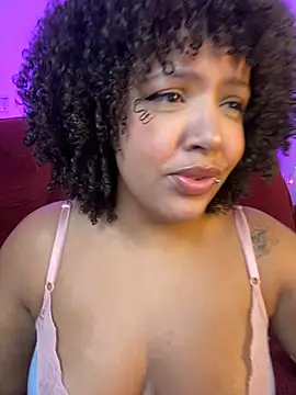 Snapshot of 99_Lilith chatting on June 2026 12:33:01 AM 99 Lilith online show from June 2026 12:33:01 AM