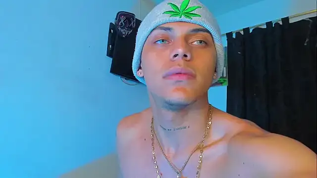 Snapshot of visaelX chatting on December 2024 06:21:01 AM visaelX online show from December 2024 06:21:01 AM