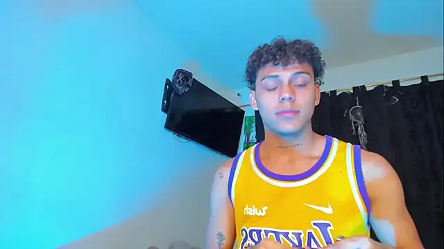 Snapshot of visaelX chatting on December 2024 12:00:01 PM visaelX online show from December 2024 12:00:01 PM