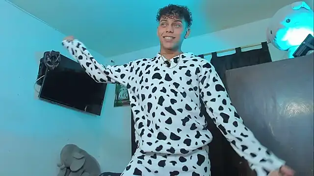 Snapshot of visaelX chatting on December 2024 03:22:01 PM visaelX online show from December 2024 03:22:01 PM