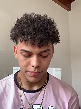 Snapshot of visaelX chatting on January 2025 05:26:02 PM visaelX online show from January 2025 05:26:02 PM