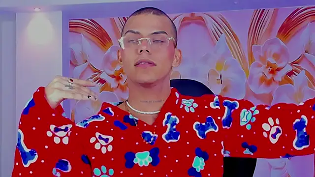 Snapshot of visaelX chatting on January 2025 02:05:01 PM visaelX online show from January 2025 02:05:01 PM