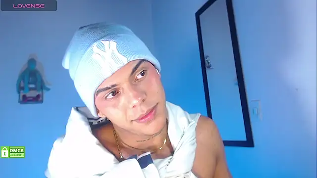 Snapshot of visaelX chatting on March 2025 08:51:01 AM visaelX online show from March 2025 08:51:01 AM