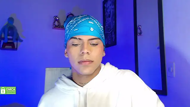 Snapshot of visaelX chatting on March 2025 04:49:02 AM visaelX online show from March 2025 04:49:02 AM