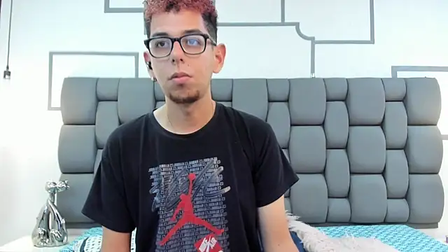 Derek and Skarlet online show from September 2025 03:02:01 PM