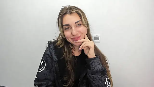 Summmmersky online show from February 2025 03:21:01 PM