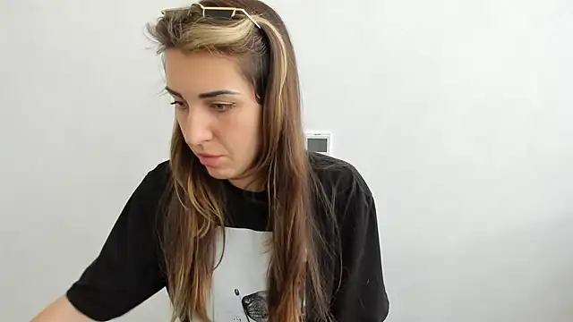 Summmmersky online show from March 2025 11:53:01 AM