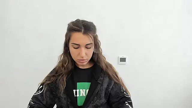 Summmmersky online show from October 2025 07:38:01 AM