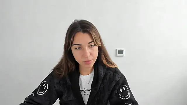 Summmmersky online show from November 2025 08:36:02 AM