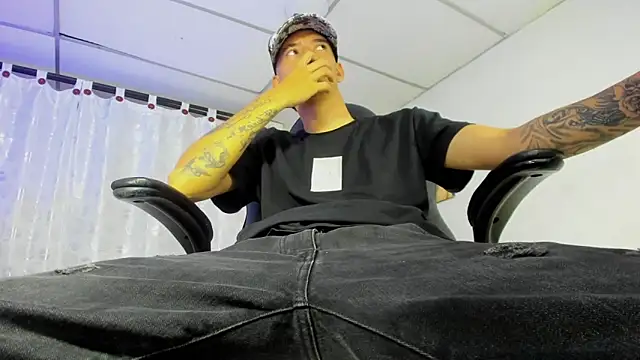 FrannBoy online show from March 2025 07:32:01 PM