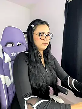 Snapshot of Madyson_Hot chatting on November 2025 01:07:02 PM Madyson Hot online show from November 2025 01:07:02 PM