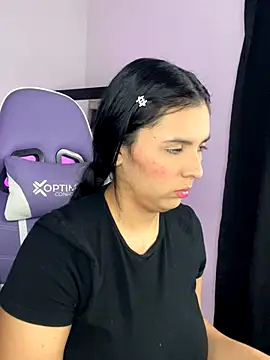 Snapshot of Madyson_Hot chatting on November 2025 12:37:01 PM Madyson Hot online show from November 2025 12:37:01 PM