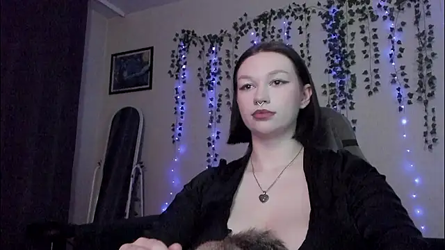 Snapshot of Emmy_m00n chatting on December 2024 12:51:02 PM Emmy m00n online show from December 2024 12:51:02 PM