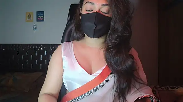 Most-Beautiful-Queen online show from November 2025 07:02:02 PM