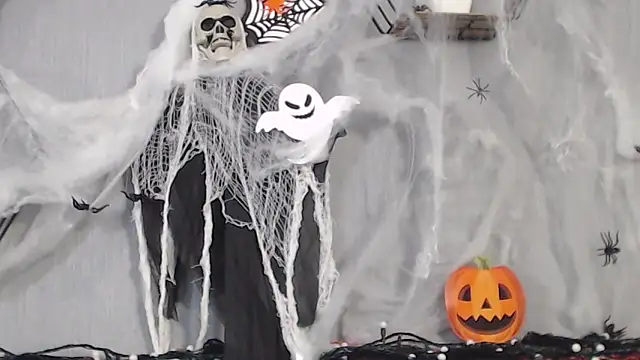 Snapshot of IzabelllNoir chatting on October 2025 08:33:02 AM IzabelllNoir online show from October 2025 08:33:02 AM