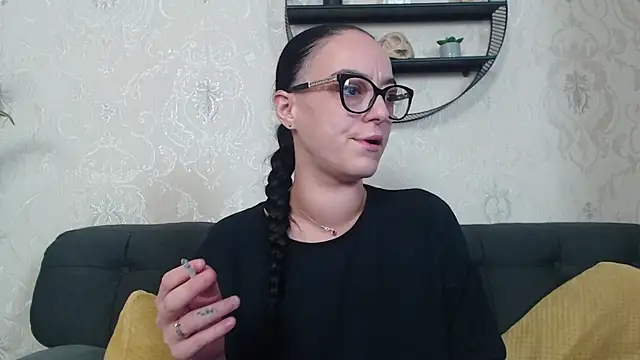 Snapshot of IzabelllNoir chatting on November 2025 06:27:01 AM IzabelllNoir online show from November 2025 06:27:01 AM