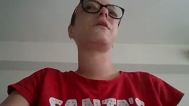 Snapshot of IzabelllNoir chatting on June 2026 09:18:02 AM IzabelllNoir online show from June 2026 09:18:02 AM