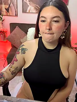 Snapshot of aaaaamy_1 chatting on November 2025 10:43:01 PM aaaaamy 1 online show from November 2025 10:43:01 PM