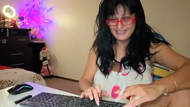 YourDreamLoverr online show from December 2025 11:56:02 PM