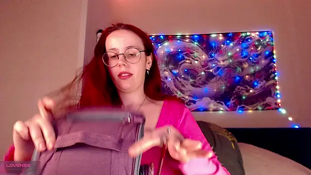 Snapshot of VanessaLincum chatting on November 2025 07:07:01 AM VanessaLincum online show from November 2025 07:07:01 AM