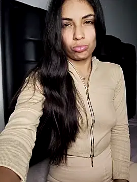 Snapshot of Anifer chatting on October 2025 09:44:01 AM Anifer online show from October 2025 09:44:01 AM