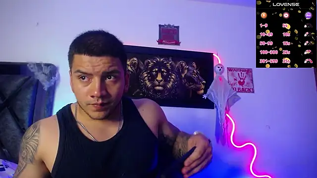 Snapshot of Marc__Waatson chatting on October 2025 11:24:02 PM Marc  Waatson online show from October 2025 11:24:02 PM