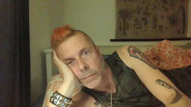 Snapshot of SHARPSkinhead chatting on May 2026 08:58:01 PM SHARPSkinhead online show from May 2026 08:58:01 PM
