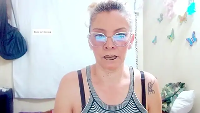 electra-mommy online show from November 2025 11:13:02 AM