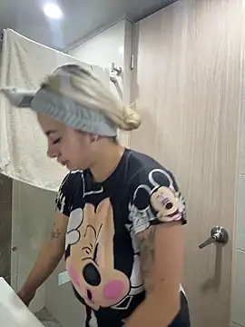 AtheneaRossi online show from March 2026 10:42:01 AM