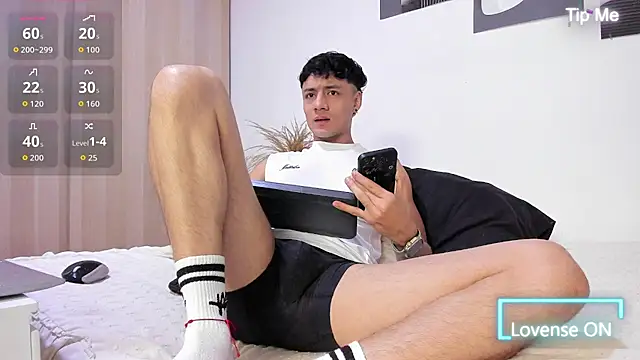 Sebastian-Dash online show from November 2025 09:39:01 PM