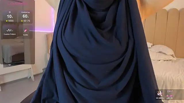 anna-henao online show from December 2024 12:33:02 PM