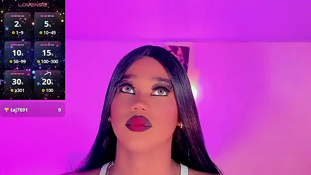 Snapshot of naomy__xx chatting on November 2025 09:30:02 PM naomy xx online show from November 2025 09:30:02 PM