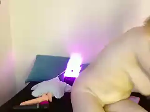 Snapshot of kittycatw chatting on January 2025 06:56:02 PM kittycatw online show from January 2025 06:56:02 PM