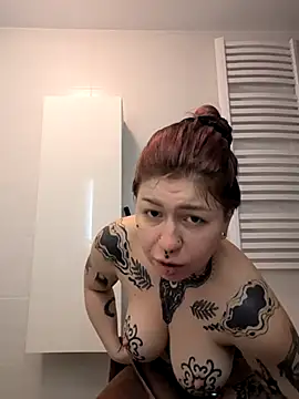 Snapshot of divine_eve chatting on November 2025 03:36:01 PM divine eve online show from November 2025 03:36:01 PM