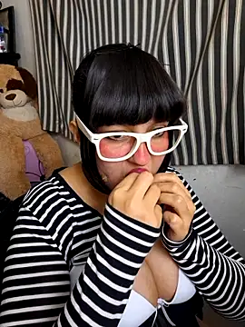 Derry Cooper online show from December 2025 12:40:01 AM