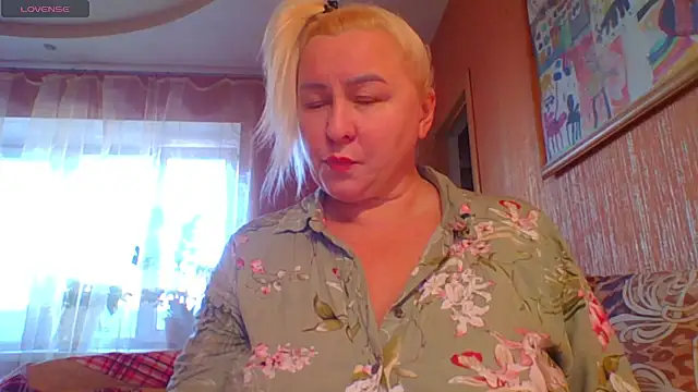 Snapshot of mira_robinsonnn chatting on October 2025 02:37:02 AM mira robinsonnn online show from October 2025 02:37:02 AM