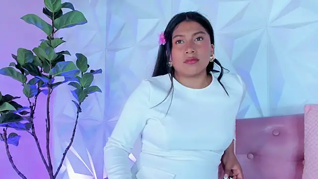 Snapshot of LinnaGardenia chatting on February 2025 05:16:01 PM LinnaGardenia online show from February 2025 05:16:01 PM