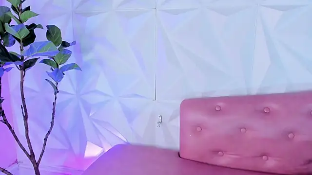 Snapshot of LinnaGardenia chatting on February 2025 04:47:02 PM LinnaGardenia online show from February 2025 04:47:02 PM