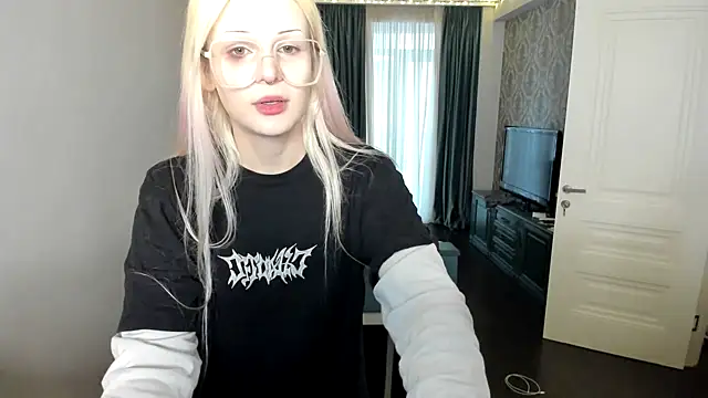 Snapshot of sashakiss99 chatting on December 2024 12:16:01 PM sashakiss99 online show from December 2024 12:16:01 PM