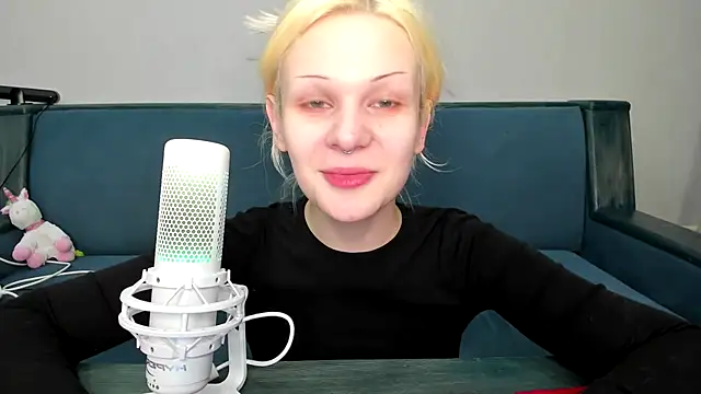 Snapshot of sashakiss99 chatting on February 2025 08:25:01 PM sashakiss99 online show from February 2025 08:25:01 PM